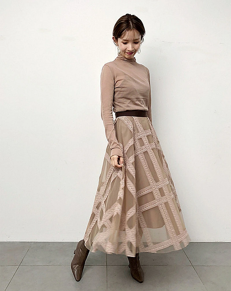 

2020 autumn and winter Japanese new product all-match lace stitching mesh embroidery skirt is thin A-line plaid skirt