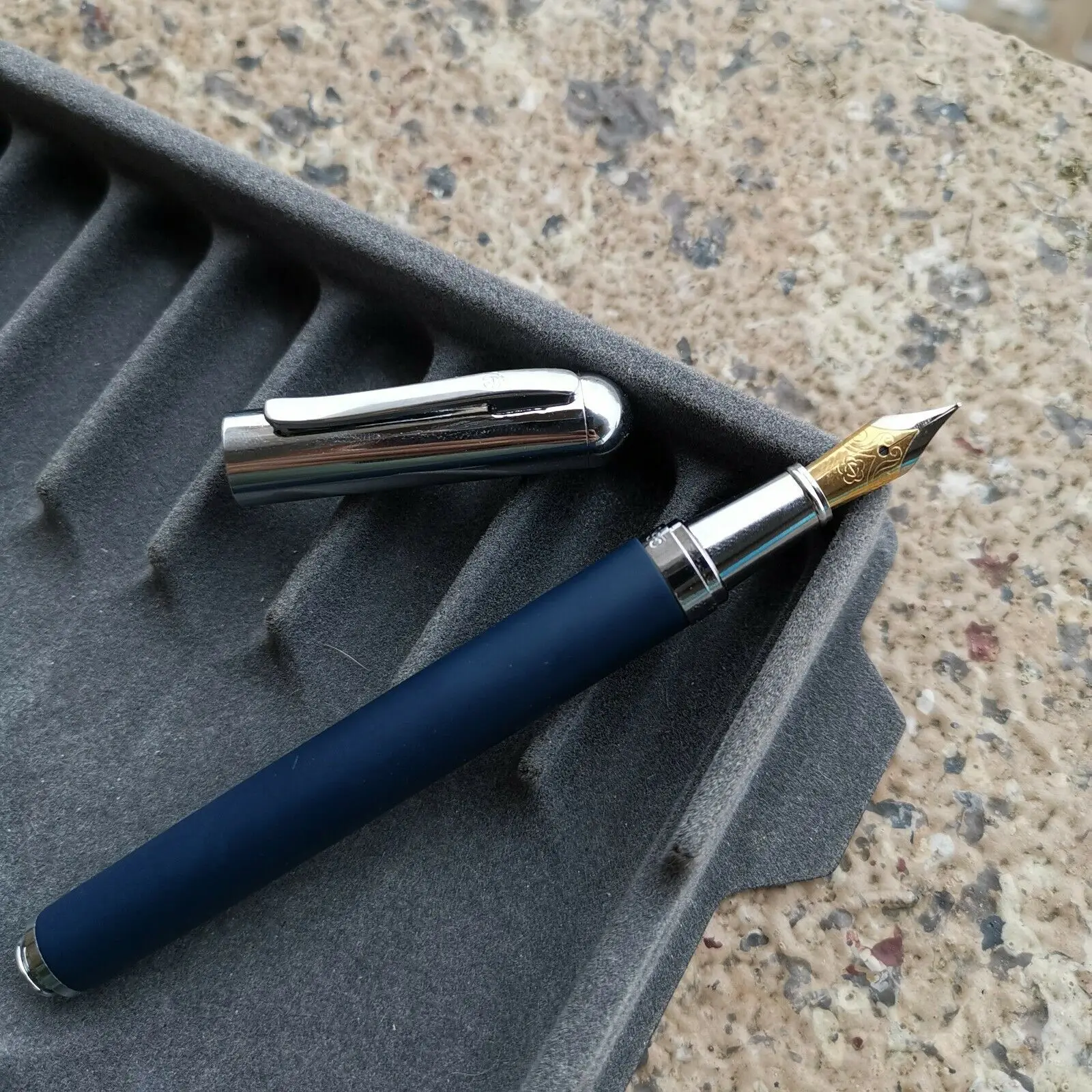 

RARE Vintage HERO 395 Fountain Pen Matte Navy Blue Barrel With Silver Cap