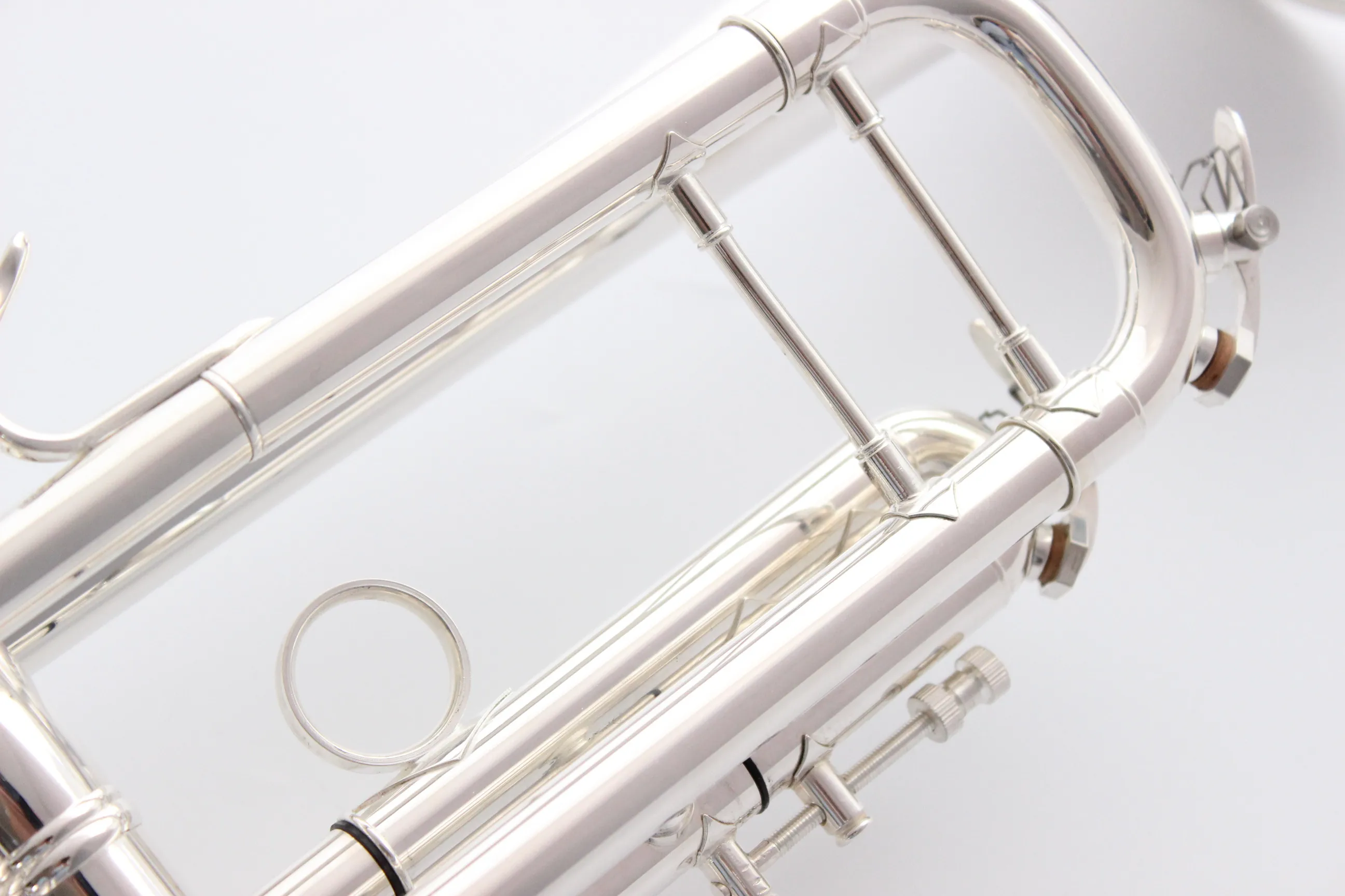 New De Xin Bb Trumpet LT180S37 Silver Plated Music Instruments Profesional Trumpets Student Included Case Mouthpiece Accessories