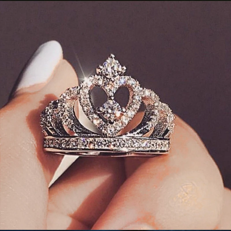 

Luxury Crown Ring for Women Romantic Princess Heart Wedding Engagement Statement Ring Romantic Valentine's Gift Jewelry Gift