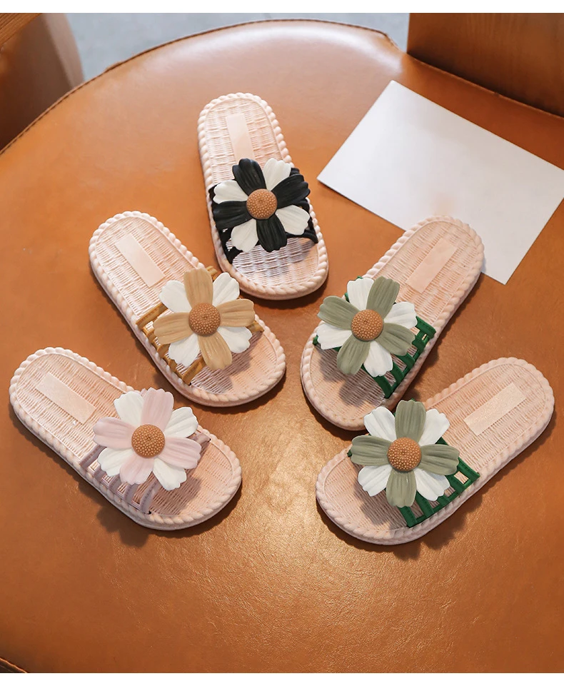 Fashion Flower Design Girls Slippers Cute Children's Sandals Summer Home Bath Non-slip Princess Shoe Soft Sole Casual Beach Shoe leather girl in boots