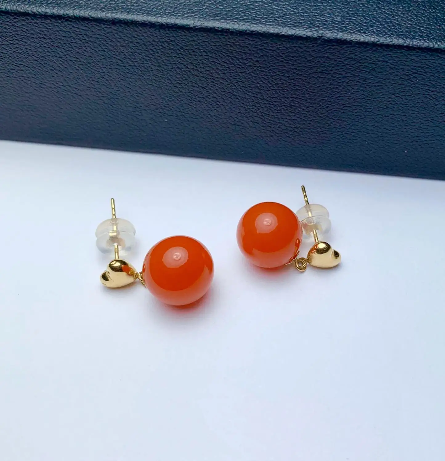 Серьги гвоздики shilovem из розового золота 18 К с натуральным Южно красным агатом