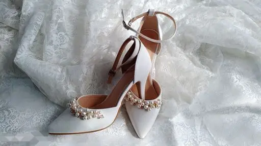 Белый жемчуг с бисером свадебные туфли острый носок ремешок на щиколотке шпильки женские сандалии для вечерние банкеты подружки невесты Recepiton