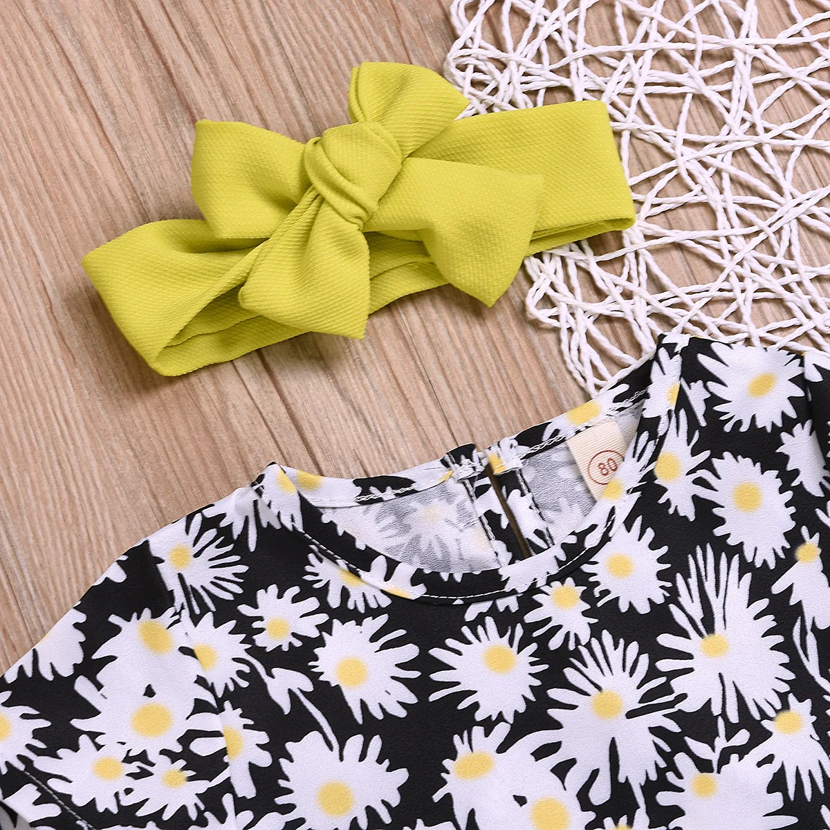 

Childrenswear Summer New Style CHILDREN'S Suit Daisy Short-sleeved Top Green Trumpet Trousers Set