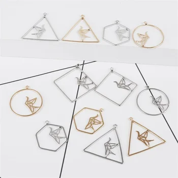 

2 Pcs Fashion Charm Earrings Alloy Geometric Bird Pendant Round Plated Gold Crane for Lady Gift Jewelry Earring DIY Craft Making
