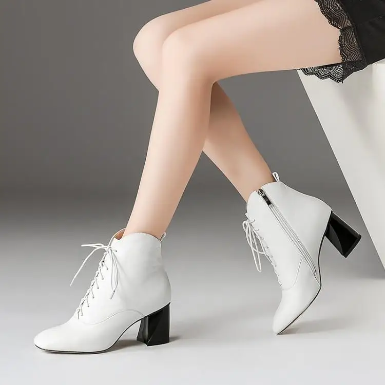 

2019 lady leather boots with white Martin boots, one boot, high heel, short boot layer cowhide 6cm