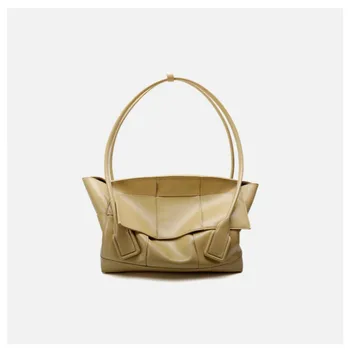 

2020 new the same as the oversized one-shoulder bag, oil, wax, cream and yellow woven bag