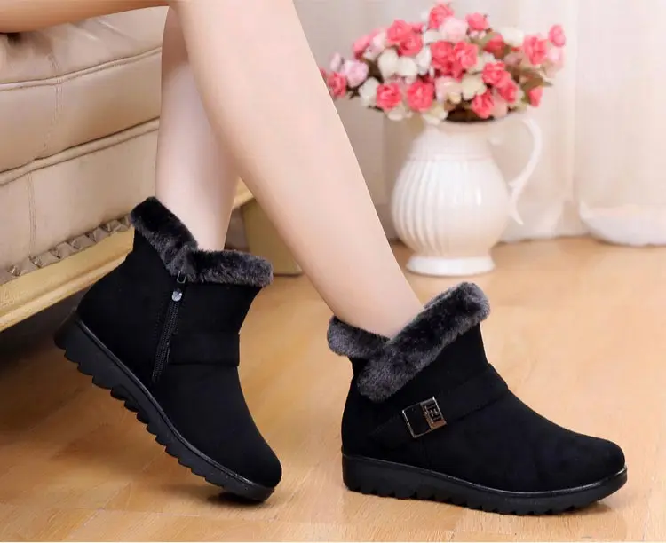Winter Snow Boots Women 2021 Thick Plush Warm Ankle Boots Women Zipper Soft Comfortable Outdoor Ankle Boots Mother Cotton Shoes