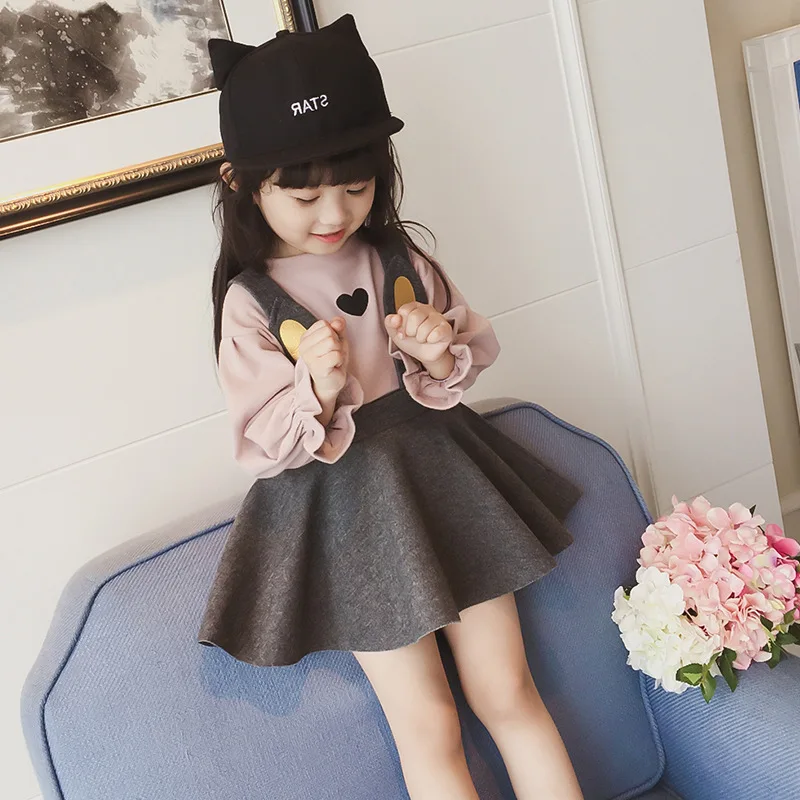 

Bubble Powder Sleeves + Small Ears Braces Skirt