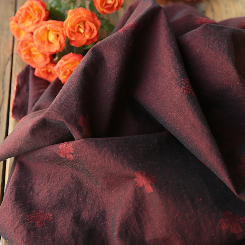 Высокая конец лен хлопок Tencel tissus высокого класса индивидуальные четыре листа трава жаккард темно красный материал одежды халат плотная ткань