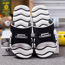 Мужские шлепанцы; коллекция года; сезон лето; Новинка; стильные мужские сандалии; нескользящие шлепанцы; трендовые сандалии в Корейском стиле