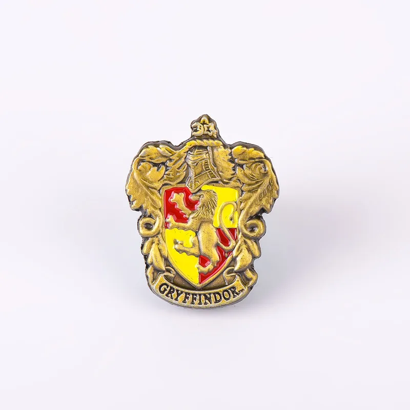 1 шт. знак школы Хогвартс Harri булавки брошь Гриффиндор Ravenclaw Слизерин Hufflepuff Броши Chestpin косплей реквизит