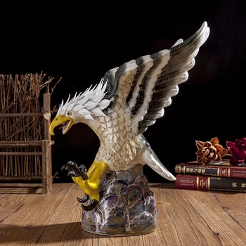 

JINGDE TOWN HIGH QUALITY HAND-PAINTED PORCELAIN EAGLE DECORATION DESKTOP FENGSHUI DECORATION