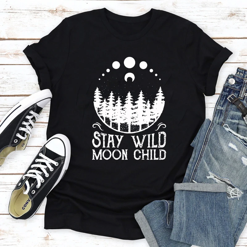 Stay Wild Moon Child T-Shirt Estetica Fasi Lunari Maglietta Astronomica Donna Boho Forest Nature Top Tee Shirt