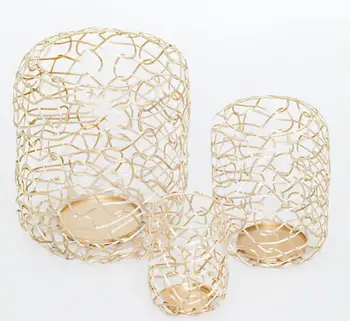 

3 Sizes Metal Hollow Out Candle Holder Cage Articles Candlestick Lantern Home Decor Gifts Table Orname Wire Tea Light for Indoor