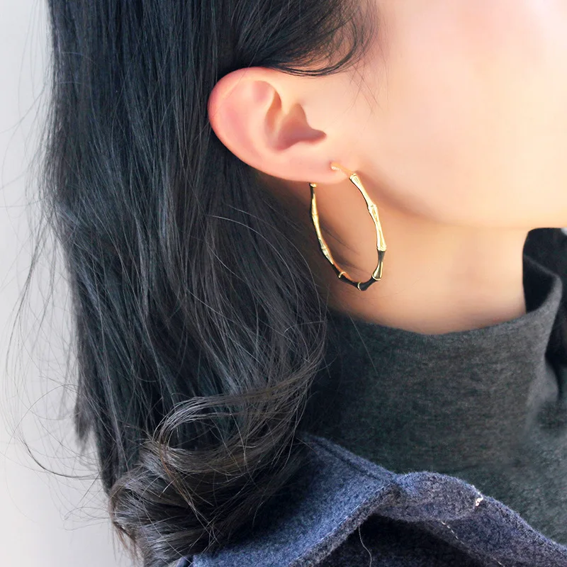 

1Pair Simple Fashion C Shape Circle Hoop Earrings Women Girl Chic Personality Gold Silver Color Bamboo Party Jewelry Gift E237