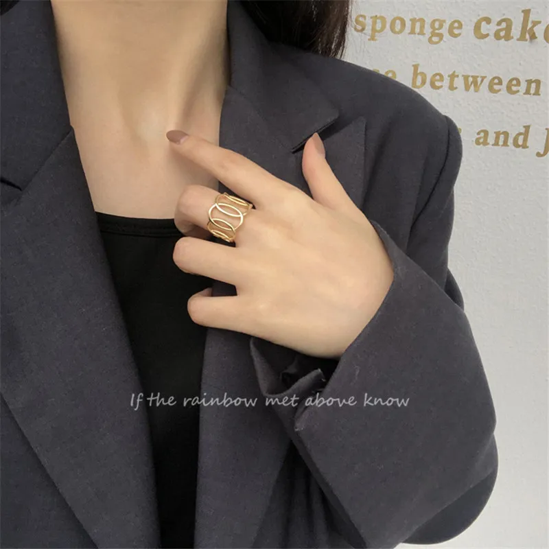 

Simplicity Original Design Gold Color Round Hollow Geometric Rings Lady GirlFashion Circular Open Ring Joint Ring Jewelry