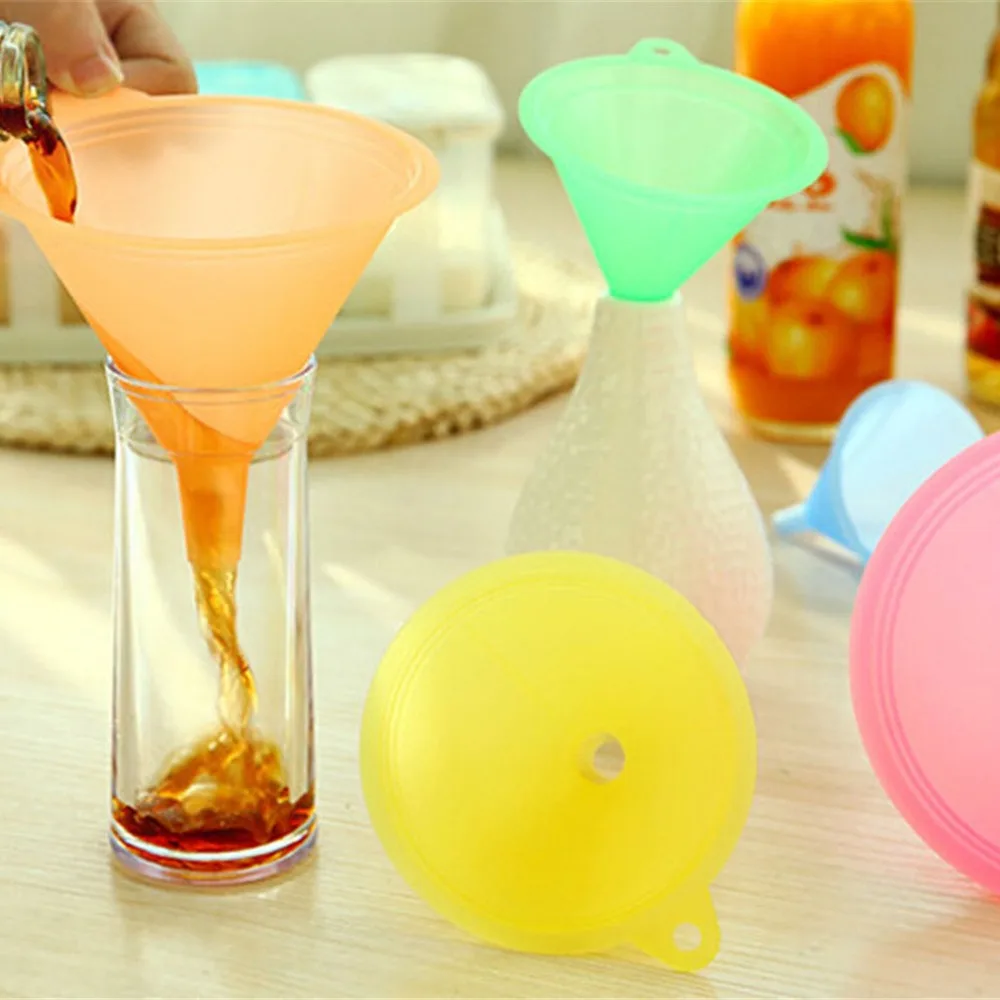 5 Pcs/Set Plastic Funnel Pots Pans Bowls Jars Kitchen Gadget Tool Plastic funnel Small Medium Liquid Oil Kitchen Accessories