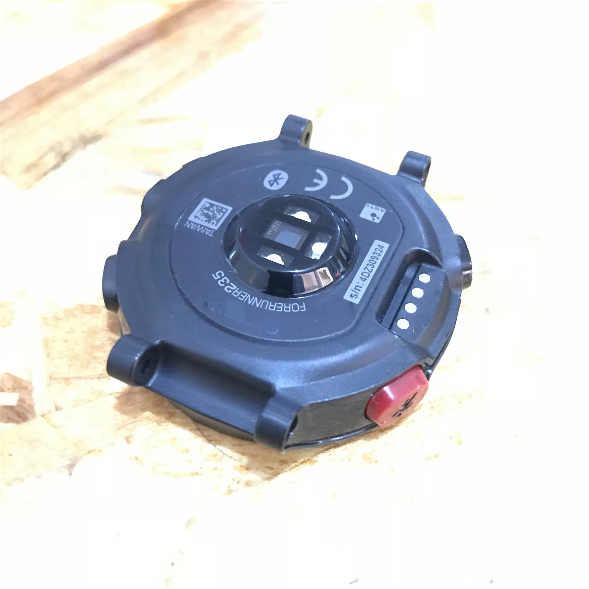 Forerunner 235 наручные Аксессуары для задней крышки часов с датчиками GARMIN Оригинальные запасные части для ремонта - Цвет: Back cover RED