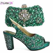 Новое поступление; зеленые туфли и сумочка в комплекте; итальянские сандалии со стразами В Выдержанном стиле для королевской свадебной вечеринки