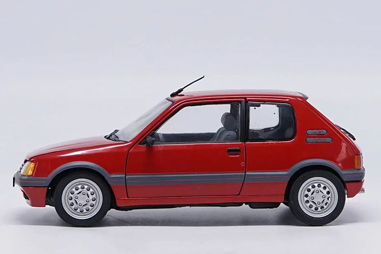 Заводской 1:18 1991 GTI PEUGEOT 205 красный сплав металла литой автомобиль классическая модель для взрослых День рождения/рождественские подарки
