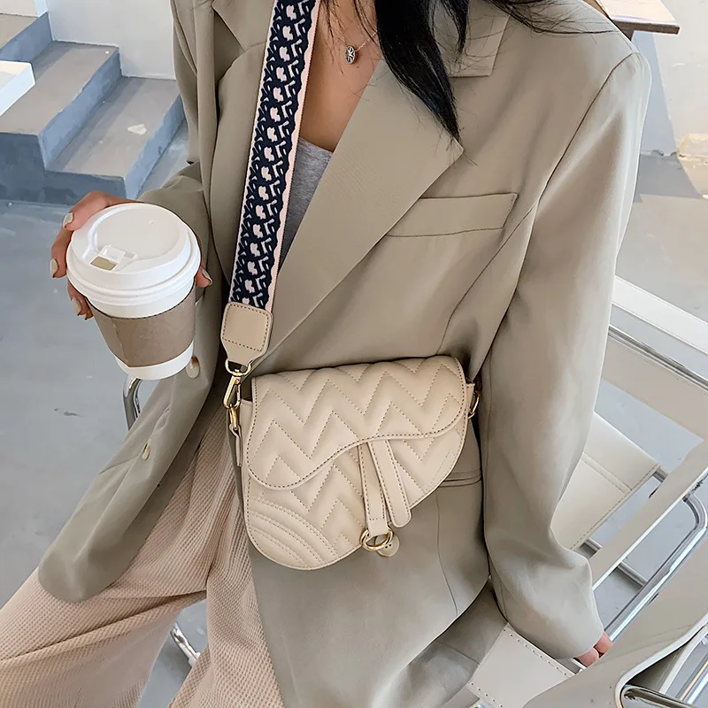 

hahaha Designer women's bag 2020 new Korean version of the wild one-shoulder messenger handbag fashion saddle bag purse