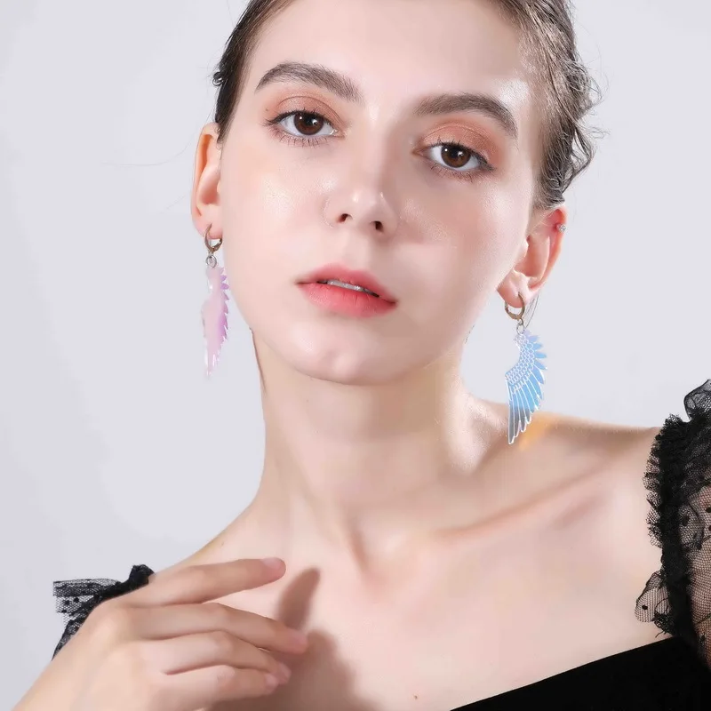 

Exaggerated Change Color Angel Wings Acrylic Drop Earrings for Woman Cool Feather Geometric Dangle Earrings Fashion Brincos