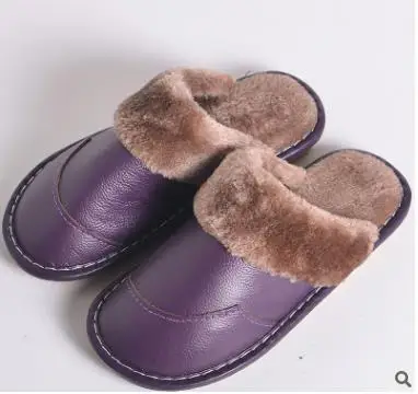 purple Мужские зимние новые кожаные тапочки, кожаные домашние Нескользящие мягкие тапочки на плоской подошве, мужские теплые хлопковые тапочки - Цвет: purple