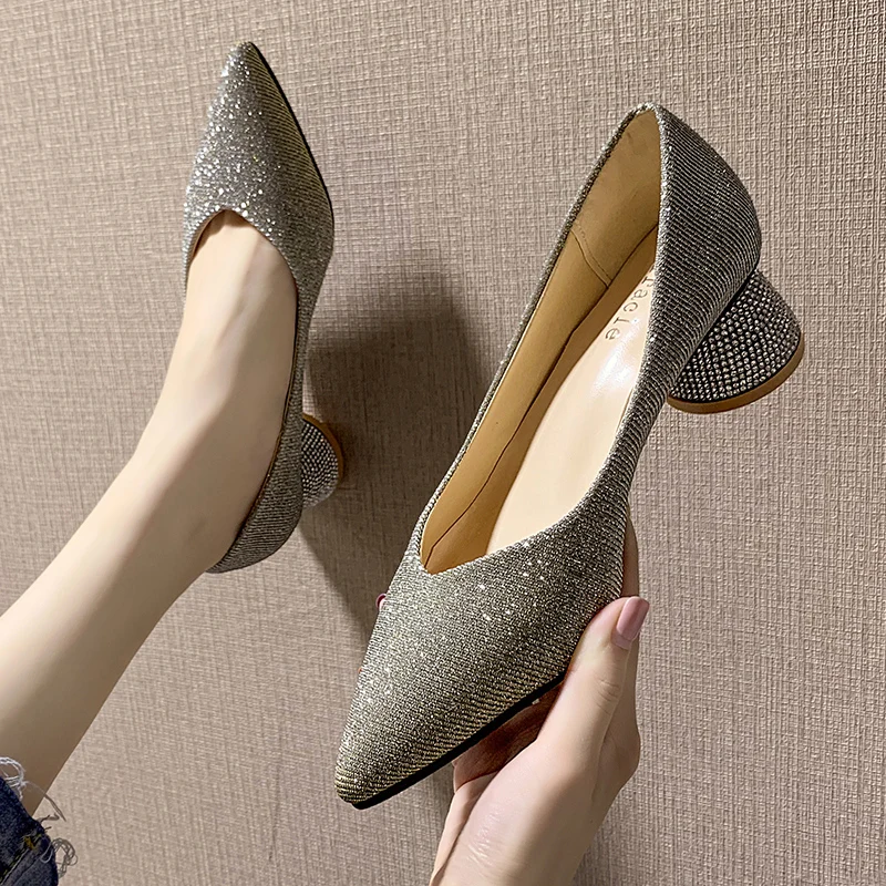 

EOEODOIT Sequined Pumps Women 2019 Autumn Stylish Party Office Daily Heels Pointed Toe Slip On Female Pumps Shoes 4 cm
