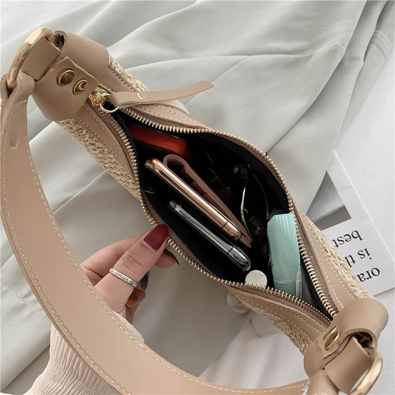 Рисунок 5 - Женская сумка через плечо CAREY KEY