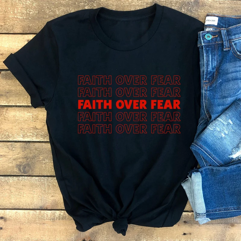 

Футболка женская хлопковая с надписью «New Faith Over страх», 100%