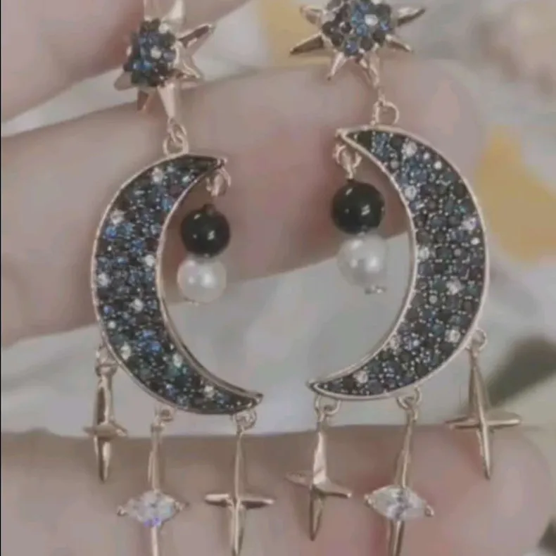 Элемент Swarovski, 19 лет, стиль, серьги с перфорацией в виде Луны и звезд, голубой жемчуг, луна и звезды, женские серьги-гвоздики