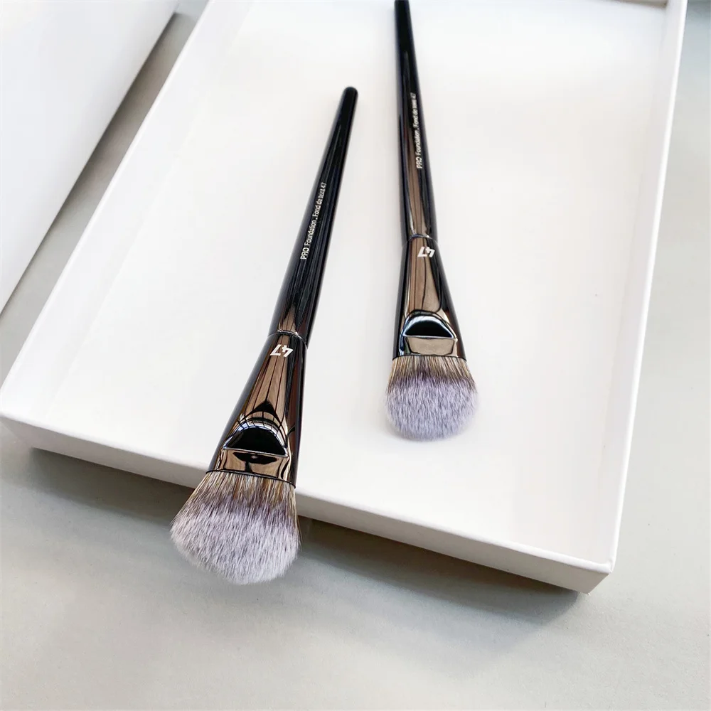 New PRO Foundation Makeup Brush #47 Angled Fingertip-like Seamless Liquid Cream Founation Cosmetics Beauty Tools