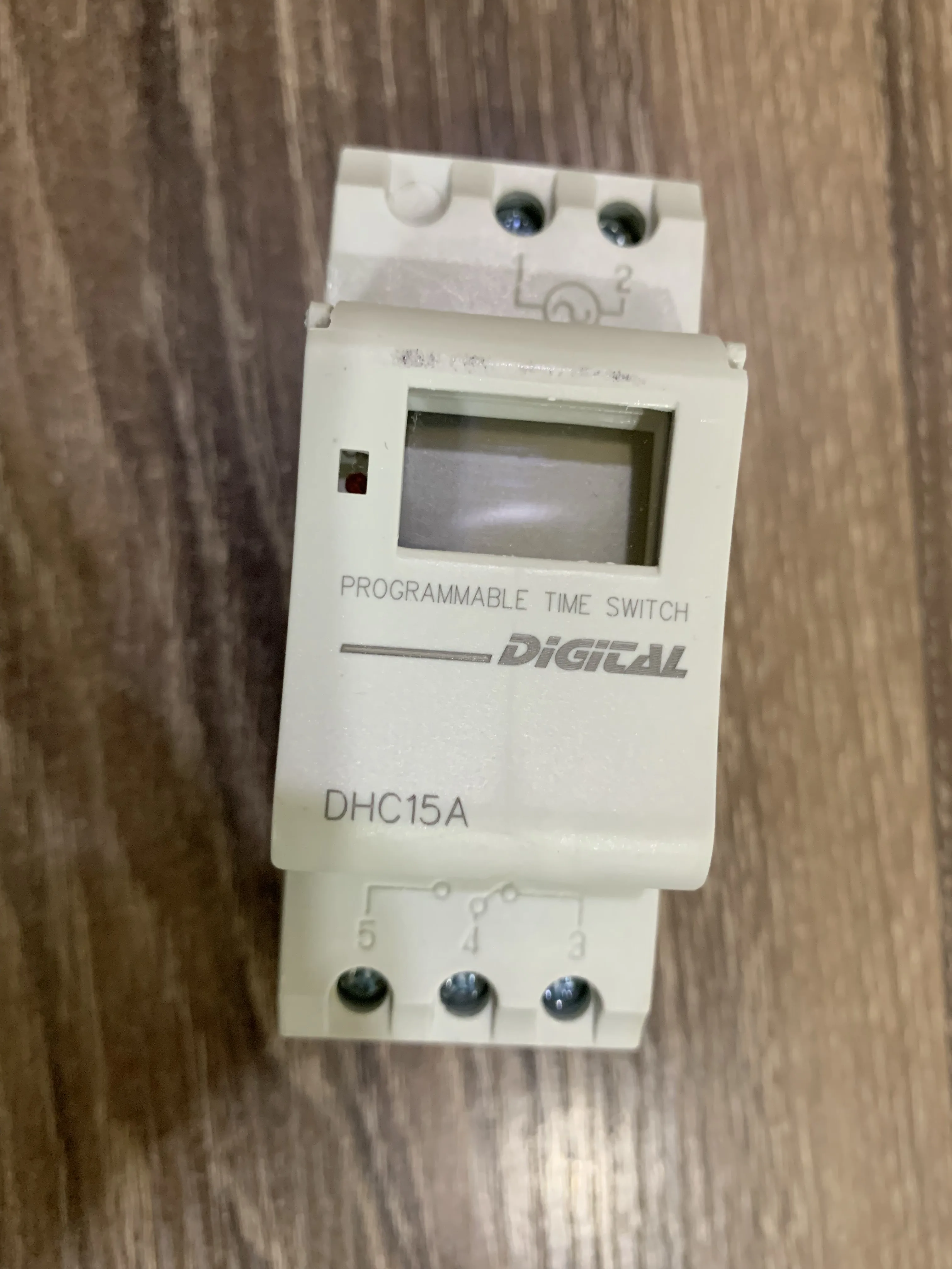 

DHC DHC15A programmable time controller rail-type timer DZ47