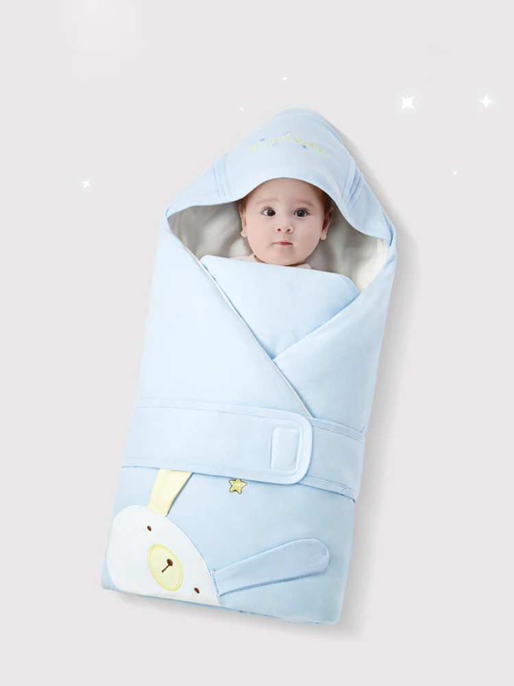 

The baby bag is made of pure cotton and thickened. The baby is held by the blanket in spring, autumn and winter