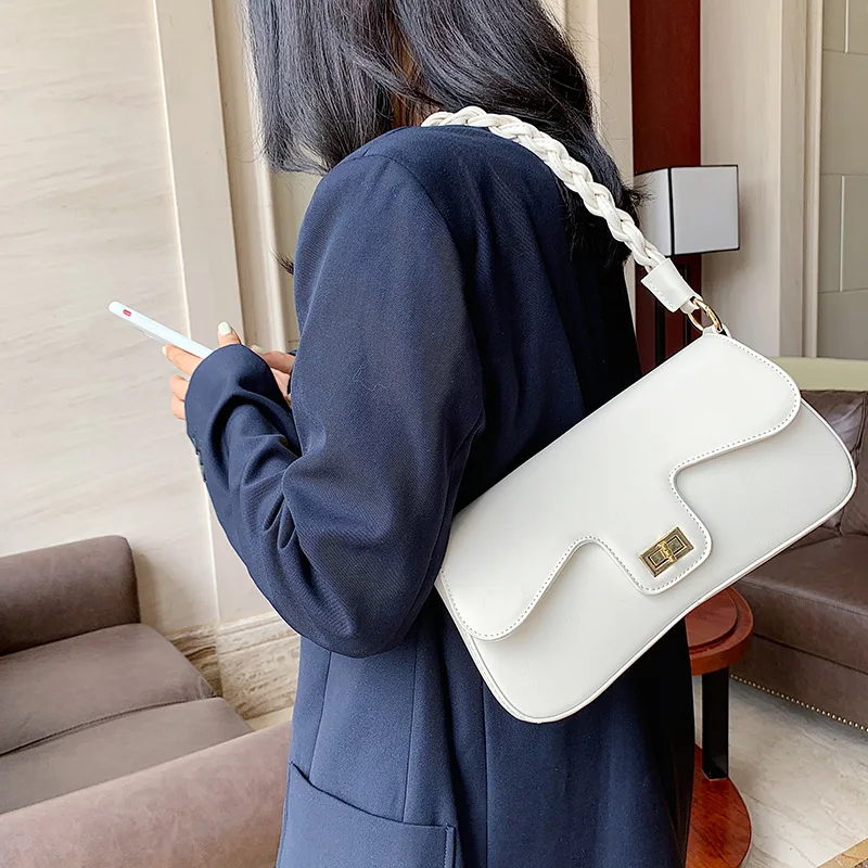 

Female bag 2020 new fashion solid color ladies shoulder bag European and American retro shoulder strap small square bag