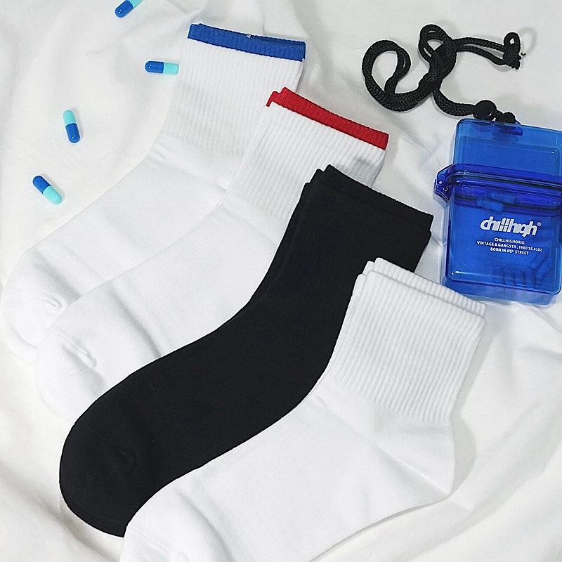 Женские корейские черно-белые носки в стиле Харадзюку, повседневные лаконичные короткие носки для женщин, классические удобные носки для пар