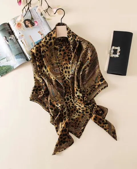Женский леопардовый шарф мусульманский больших размеров 140*140 см из 100% шелка