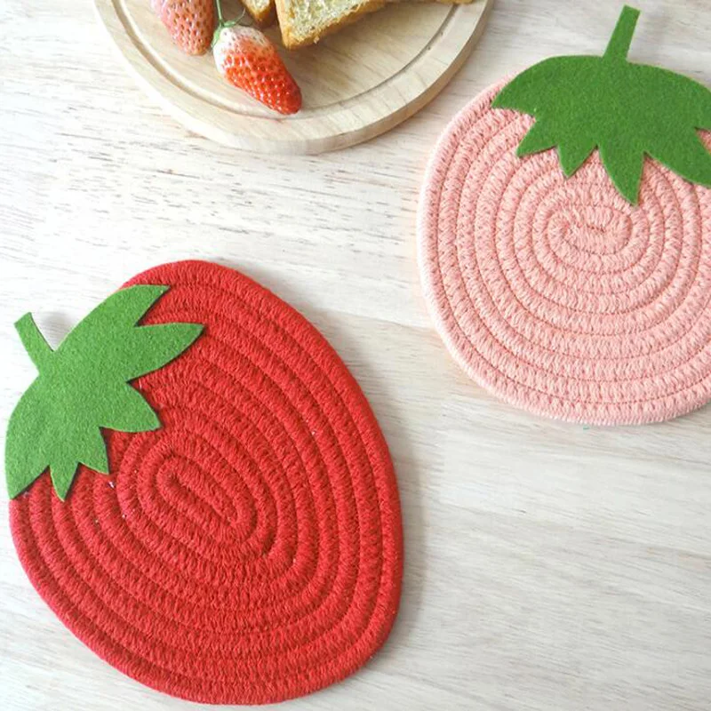 

2pcs/pack Strawberry Placemats Cute Tablewares Mats Heat Resistant Cup Pads Table Decoration Collection Fruit Series