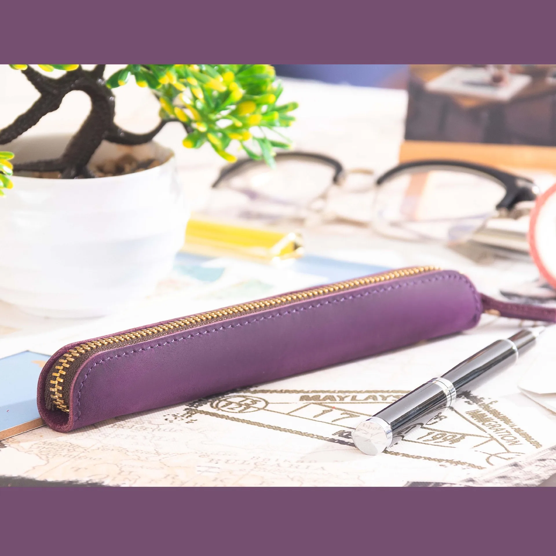 FM Purple Genuine Leather Zipper Pen Bag Mini Small Pencil Case Apple Electronic Writing Pen Protective Sheath Creative Vintage Style - Цвет: FM Purple