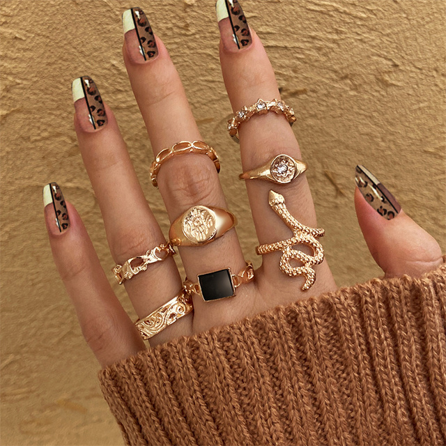 Gothic Heart Ring Set for Women Black Dice Vintage Hip-Hop Silver Plated Retro Rhinestone Charm Butterfly Finger Jewelry