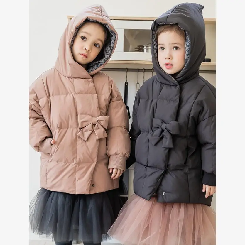 

Wholesale Winter Children Hooded Warm Down Coat Long Sleeve Bow Design Outerwear Modis Kids Down Jacket For Cold Weather Y1961