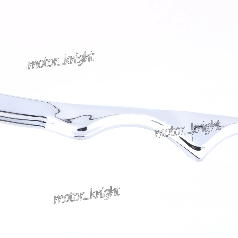 Show Chrome Accessories 52-774 Trunk Light Grille