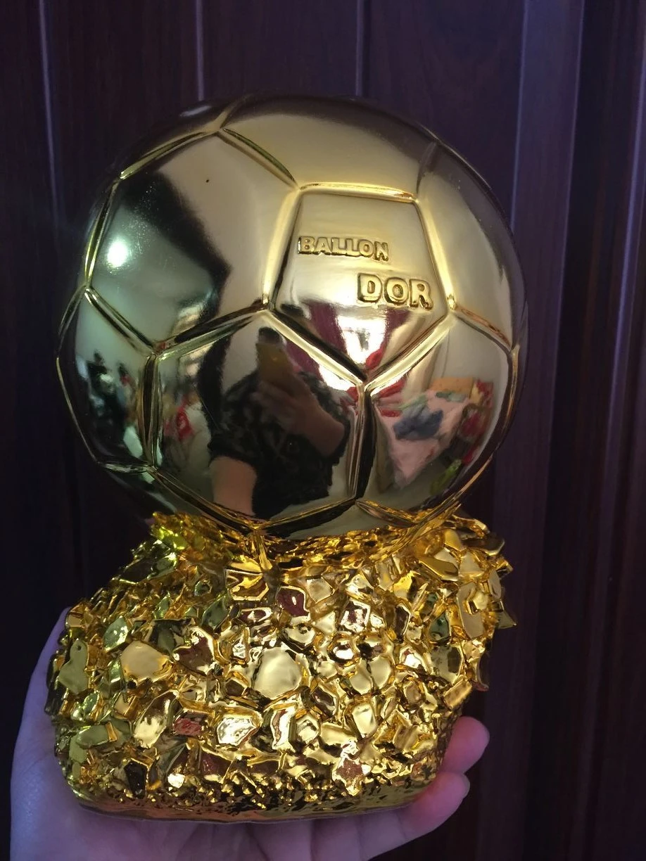 Eigendom Betasten Eigen 19Cm Midden Size Ballon Dor Trofee Gouden Bal Trophy Final Shooter Spelers  Electroplated Gouden Bal Cup Award|Sportsouvenirs| - AliExpress