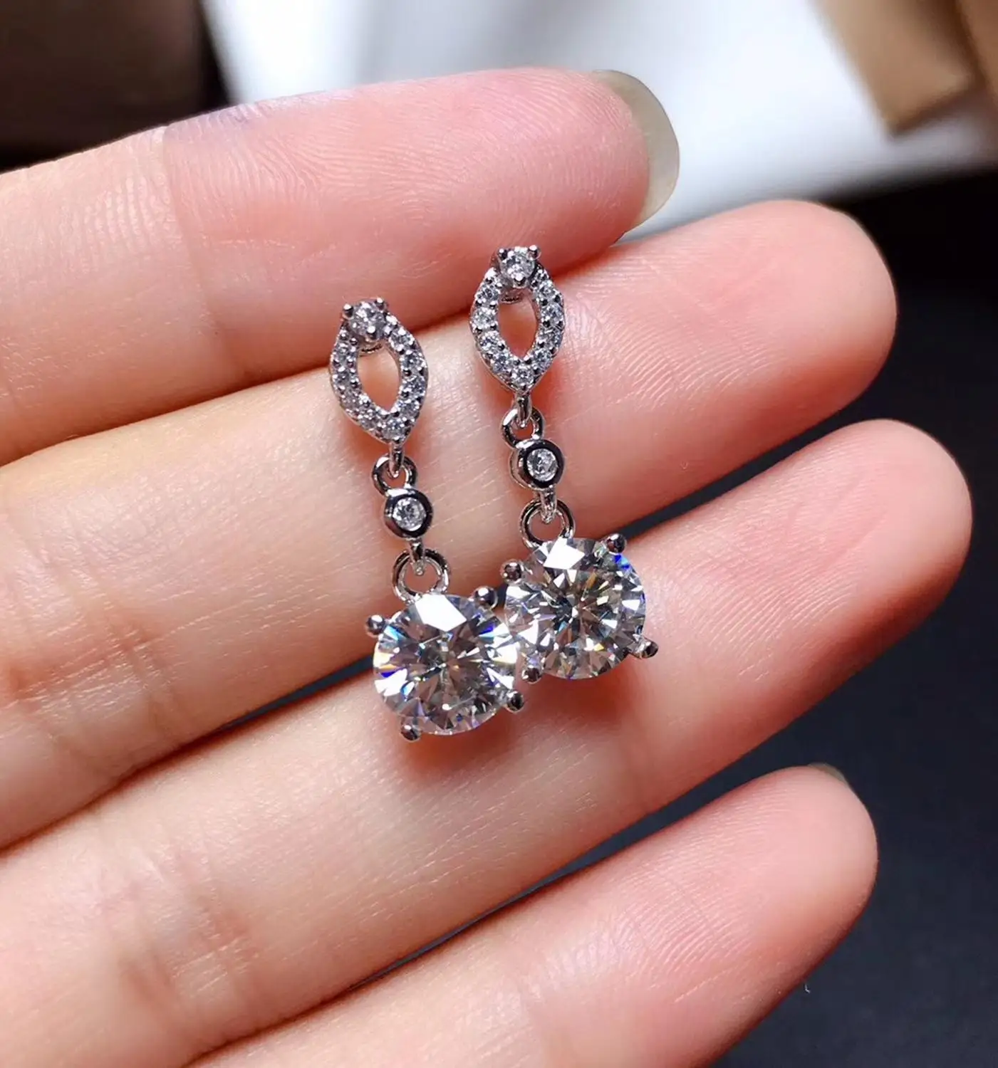 Moissanite популярный стиль рекомендации, леди уха гвозди, 925 пробы серебро, высокая твердость, алмазные заменители