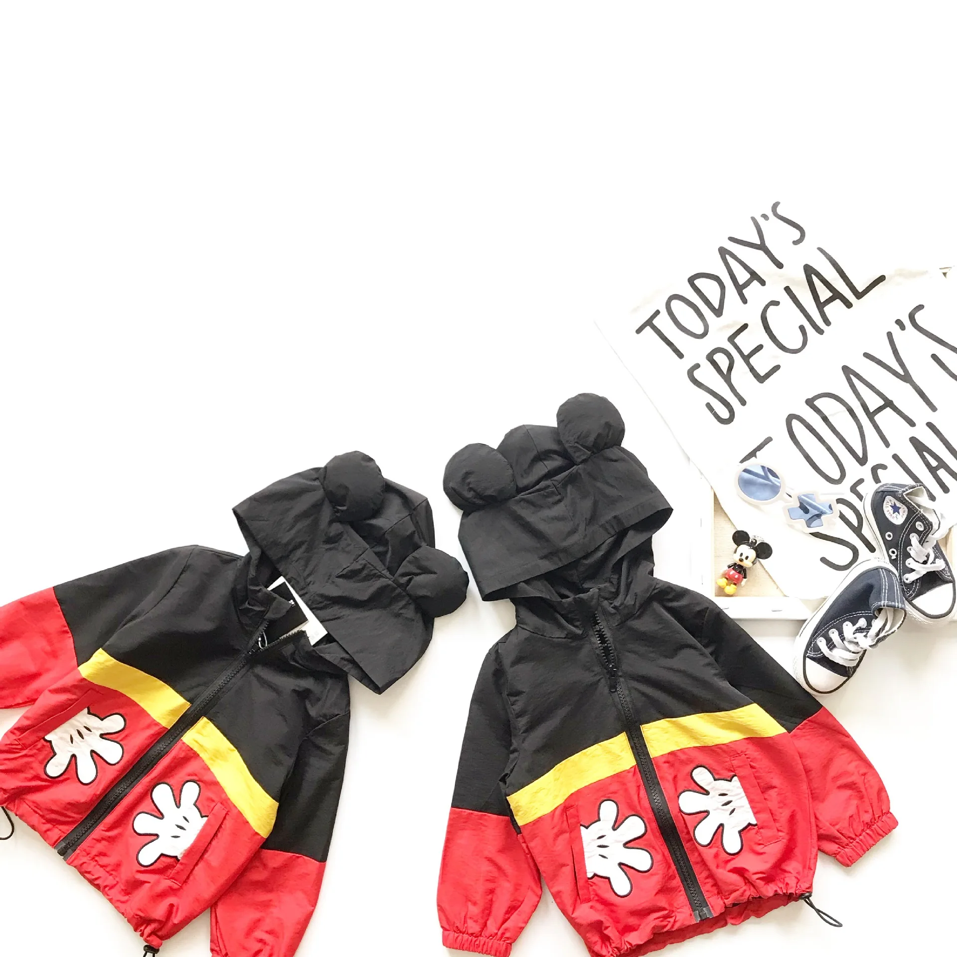 Disney Микки Маус, детская верхняя одежда, Новое Детское пальто с капюшоном куртка с рисунком ветровка для мальчиков, осенняя ветровка, толстовка