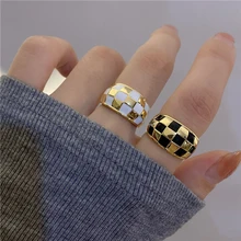 

Foydjew Niche Design Black and White Chessboard Plaid Rings Female INS Blogger Same Retro Finger Ring Simple Metal Ring