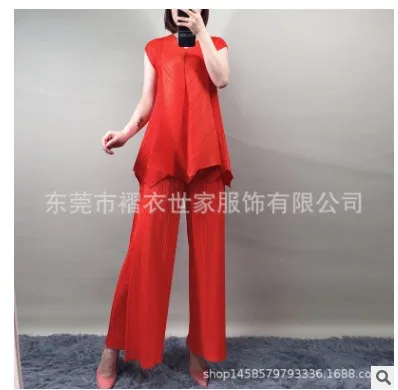 

HOT SELLING Miyake fold fashion suits v-neck sleeveless T-shirt nine points wide-legged pants two-piece suit IN STOCK