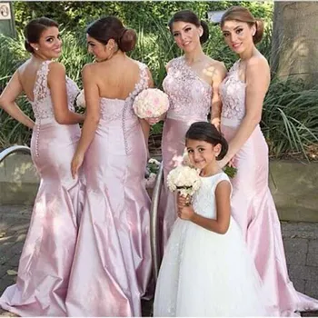 

Hot Sale Appliqued Lace One Shoulder Mermaid Bridesmaid Dresses Simple Sleeveless Scoop Neck Floor Length Wedding Party Gown