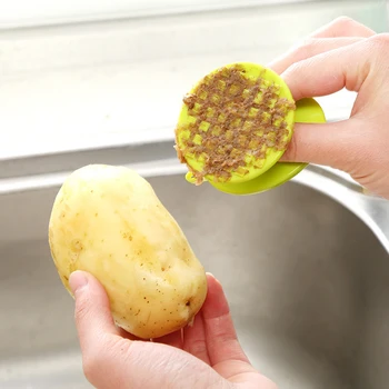 

Plastic Potato Peeler Fruit Vegetable Cleaning Brush Multi-functional Easy Cleaning Brush Carrot Ginger Peeler Kitchen Gadgets